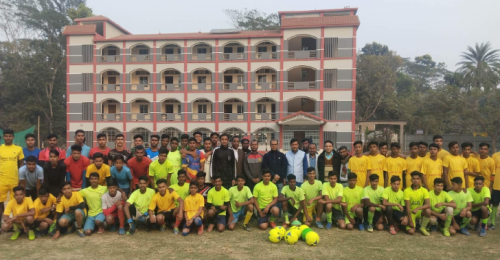 সালথায় মাসব্যাপী ফুটবল প্রশিক্ষণের উদ্বোধন
